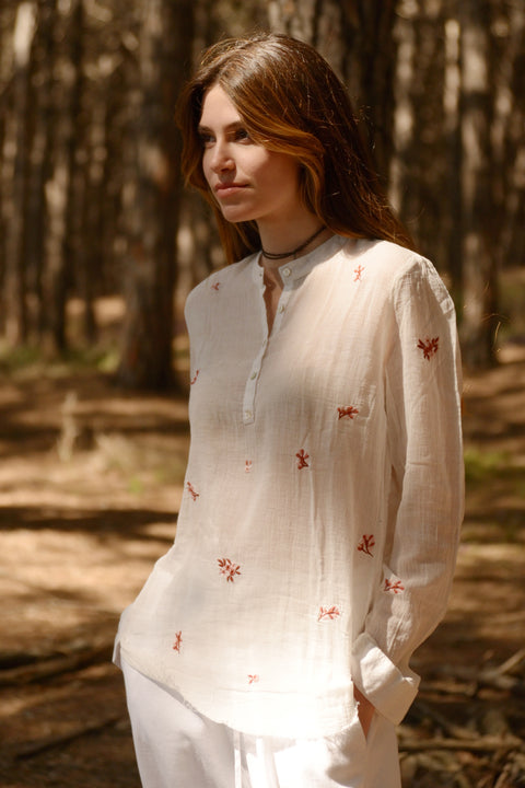 SERENELLA - Camicia bianca ricamata in puro cotone